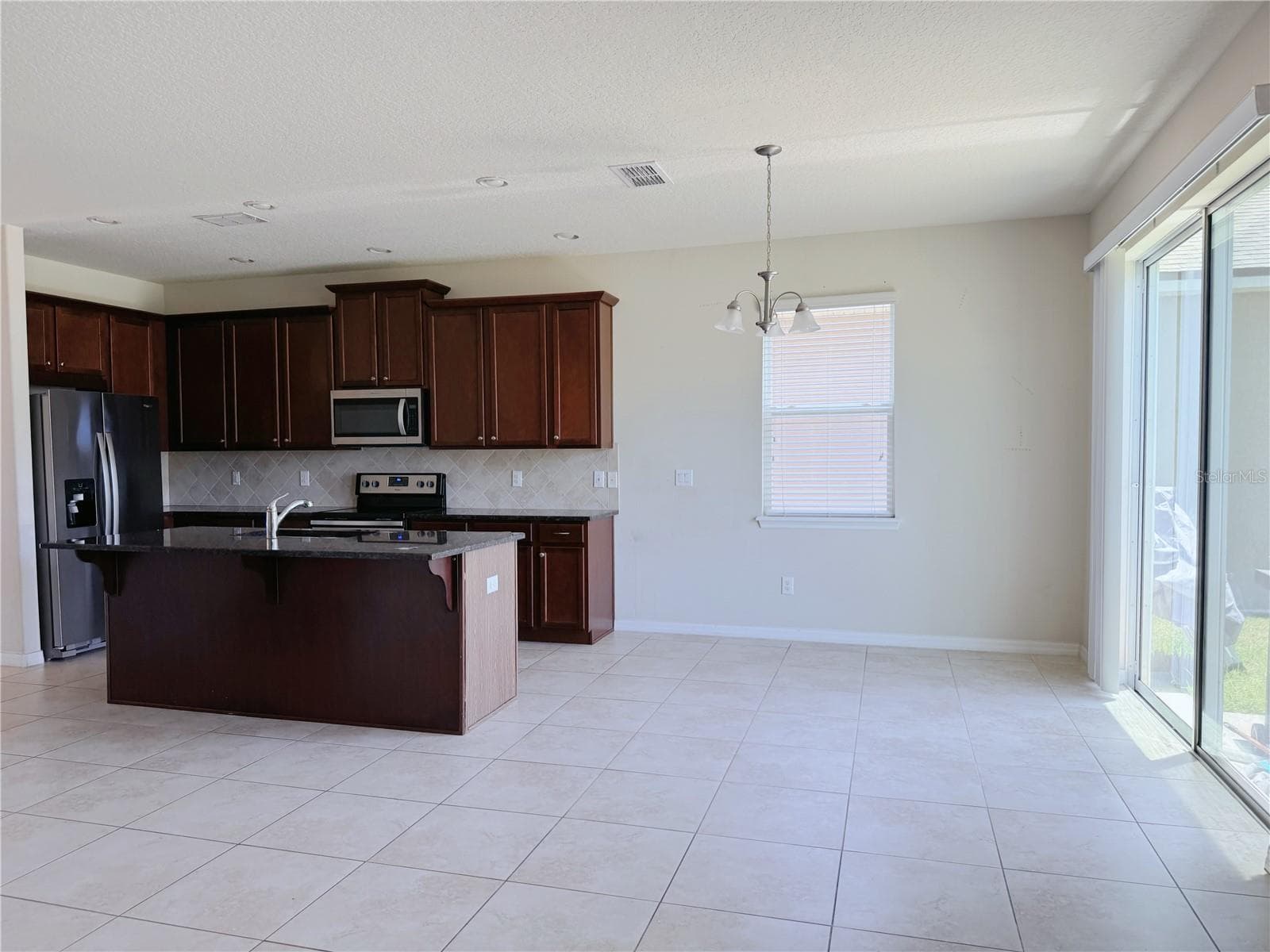 Single Family Residence at 2428 CHATEAU LOOP, KISSIMMEE, photo 10 of 42