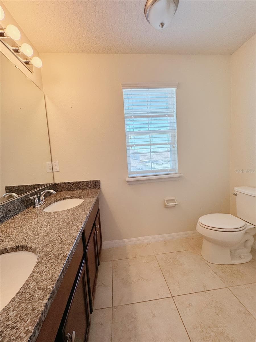 Single Family Residence at 2428 CHATEAU LOOP, KISSIMMEE, photo 26 of 42