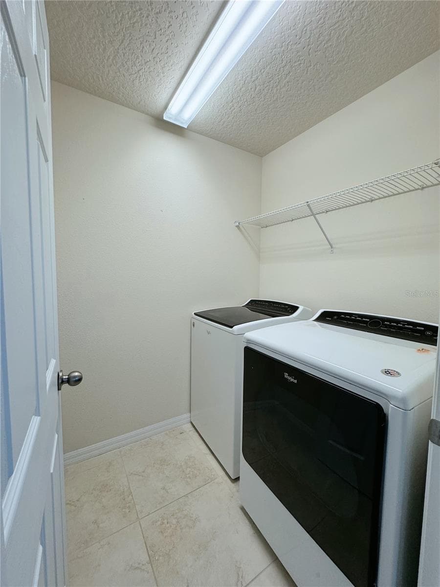 Single Family Residence at 2428 CHATEAU LOOP, KISSIMMEE, photo 28 of 42