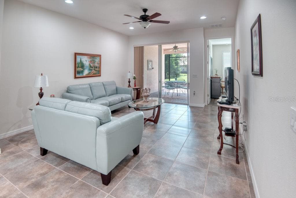 Single Family Residence at 3432 FALLBROOK DR, POINCIANA, photo 10 of 41