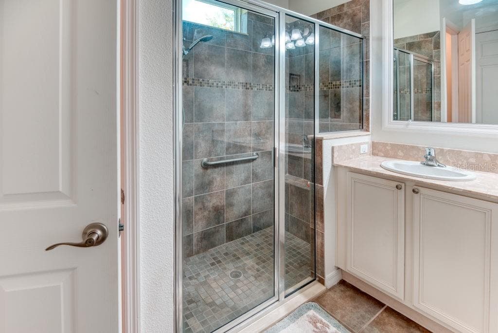 PRIMARY WALK-IN Tiled Shower - 3432 FALLBROOK DR, POINCIANA