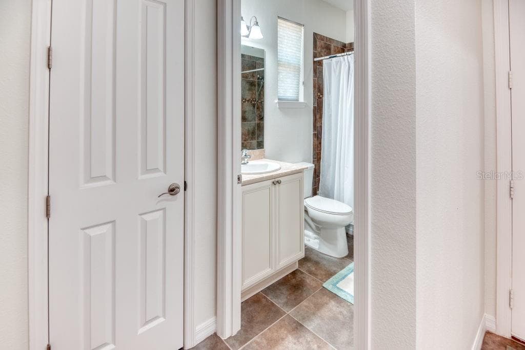 HALL Bathroom - 3432 FALLBROOK DR, POINCIANA