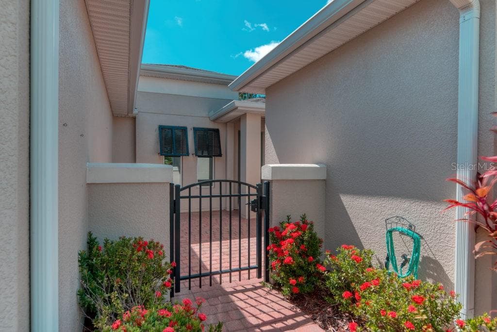 Gated Courtyard Entry - 3432 FALLBROOK DR, POINCIANA