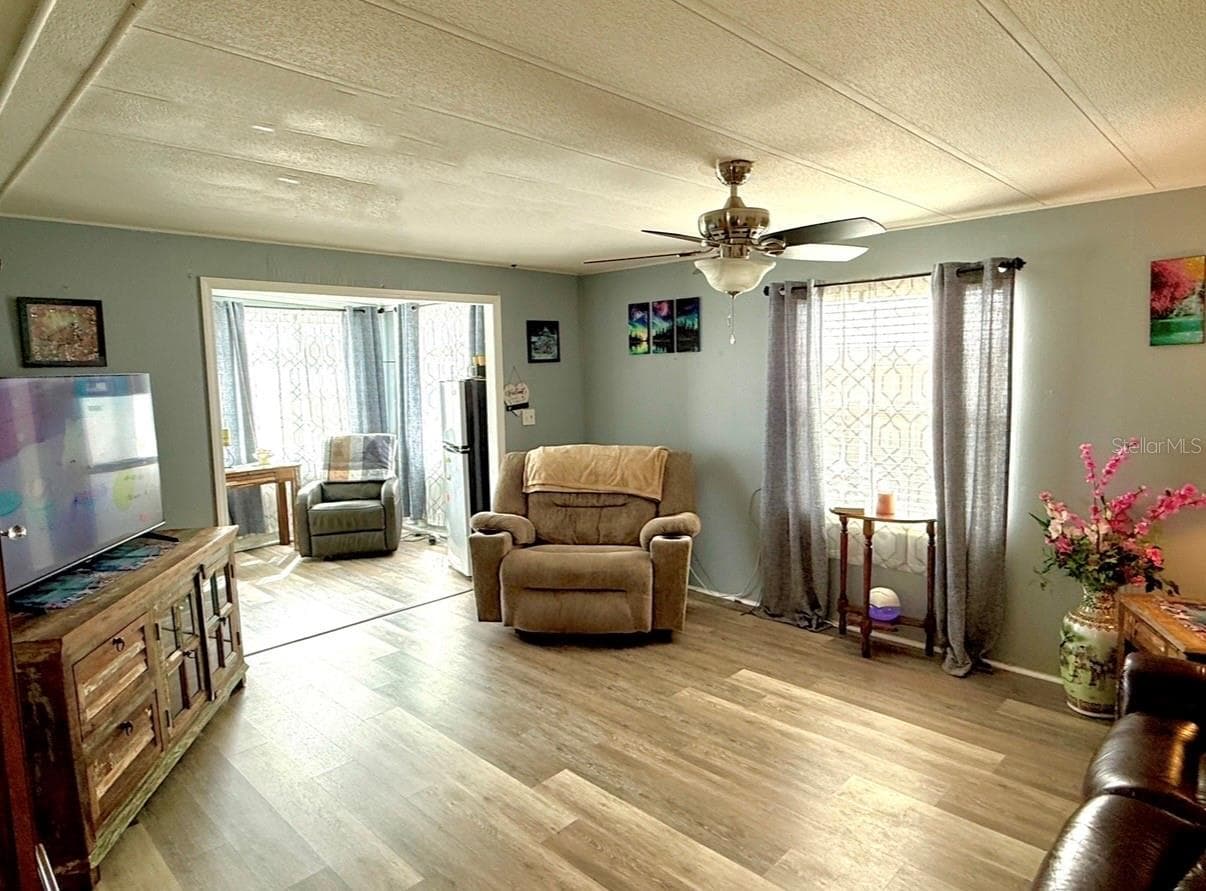 Living Room - 5619 BAYSHORE RD #149, PALMETTO