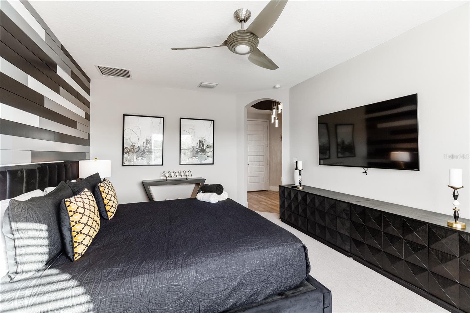 Single Family Residence at 1039 JACK NICKLAUS CT, KISSIMMEE, photo 15 of 96
