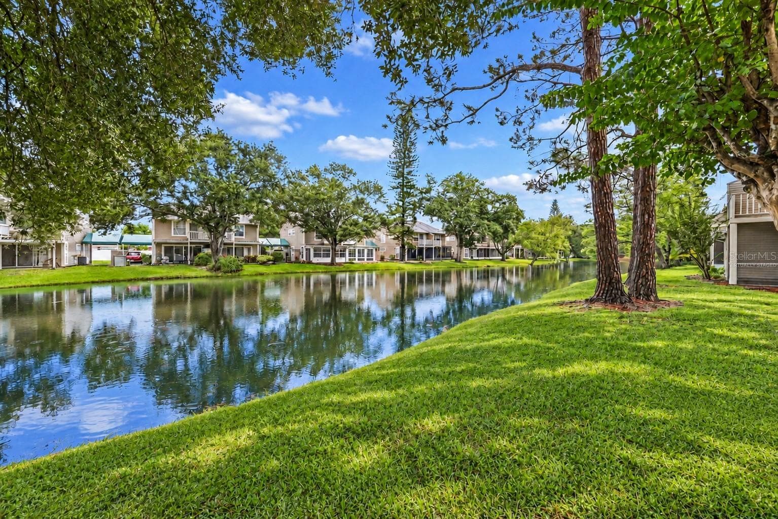 Virtually Staged or Enhanced - 6915 LAKEVIEW CT, TAMPA