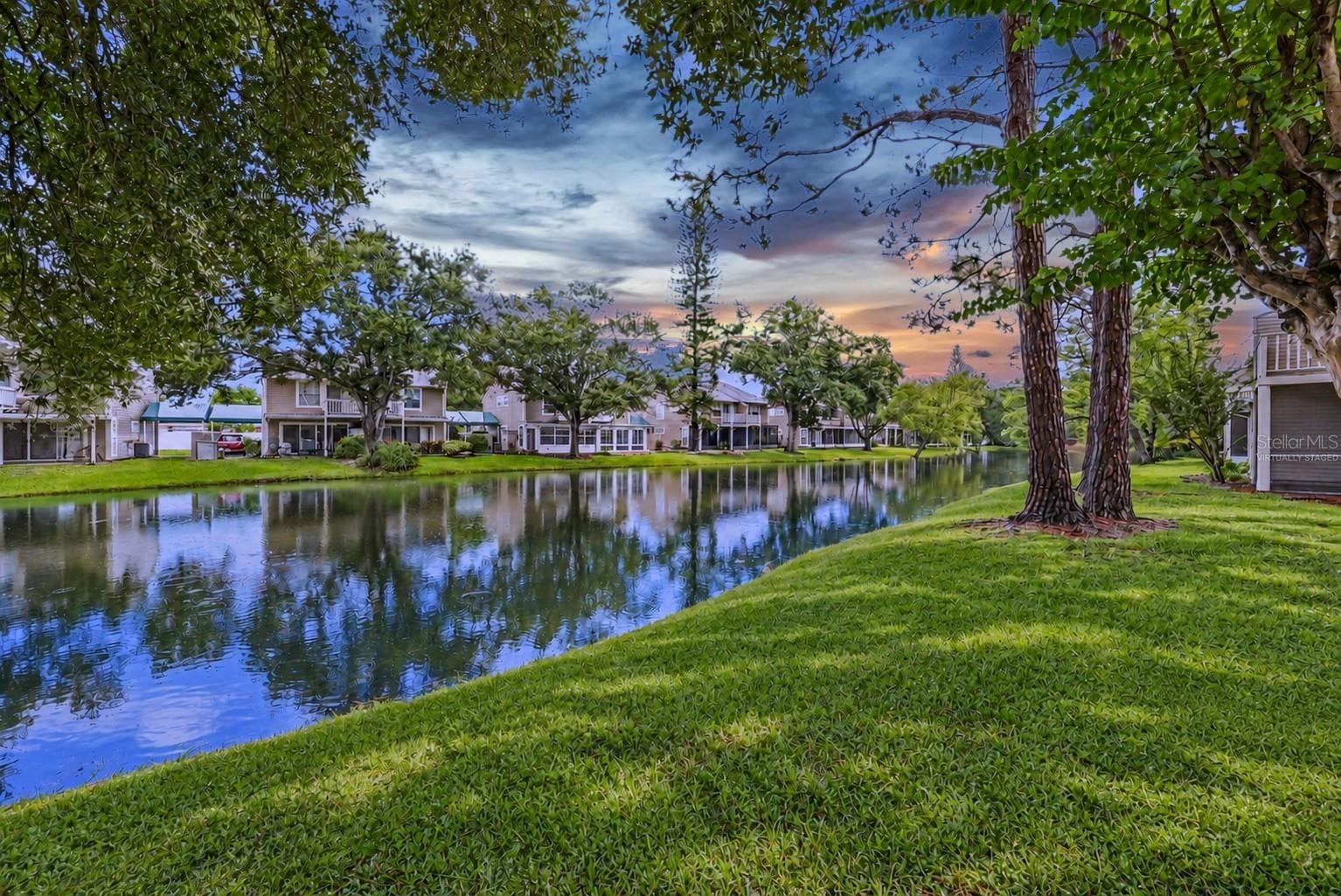 Virtually Staged or Enhanced - 6915 LAKEVIEW CT, TAMPA