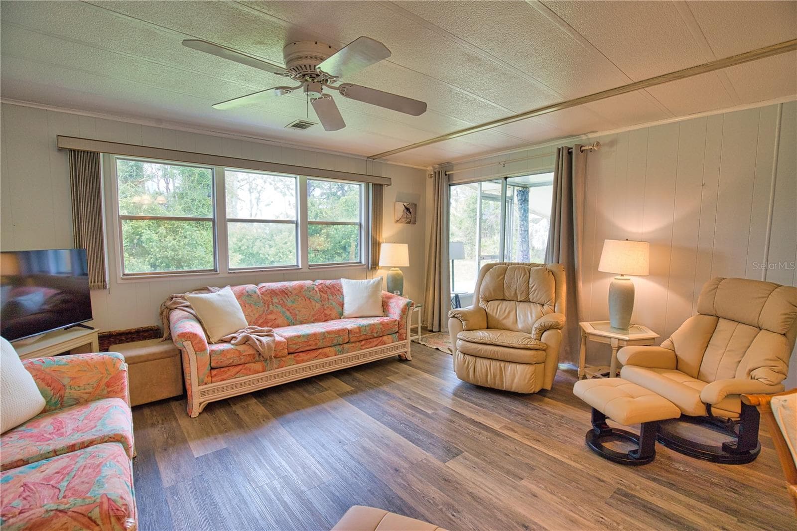 Manufactured Home at 236 N FIJI CIR, ENGLEWOOD, photo 10 of 45