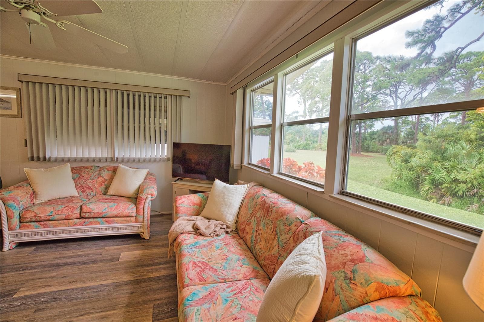Manufactured Home at 236 N FIJI CIR, ENGLEWOOD, photo 13 of 45