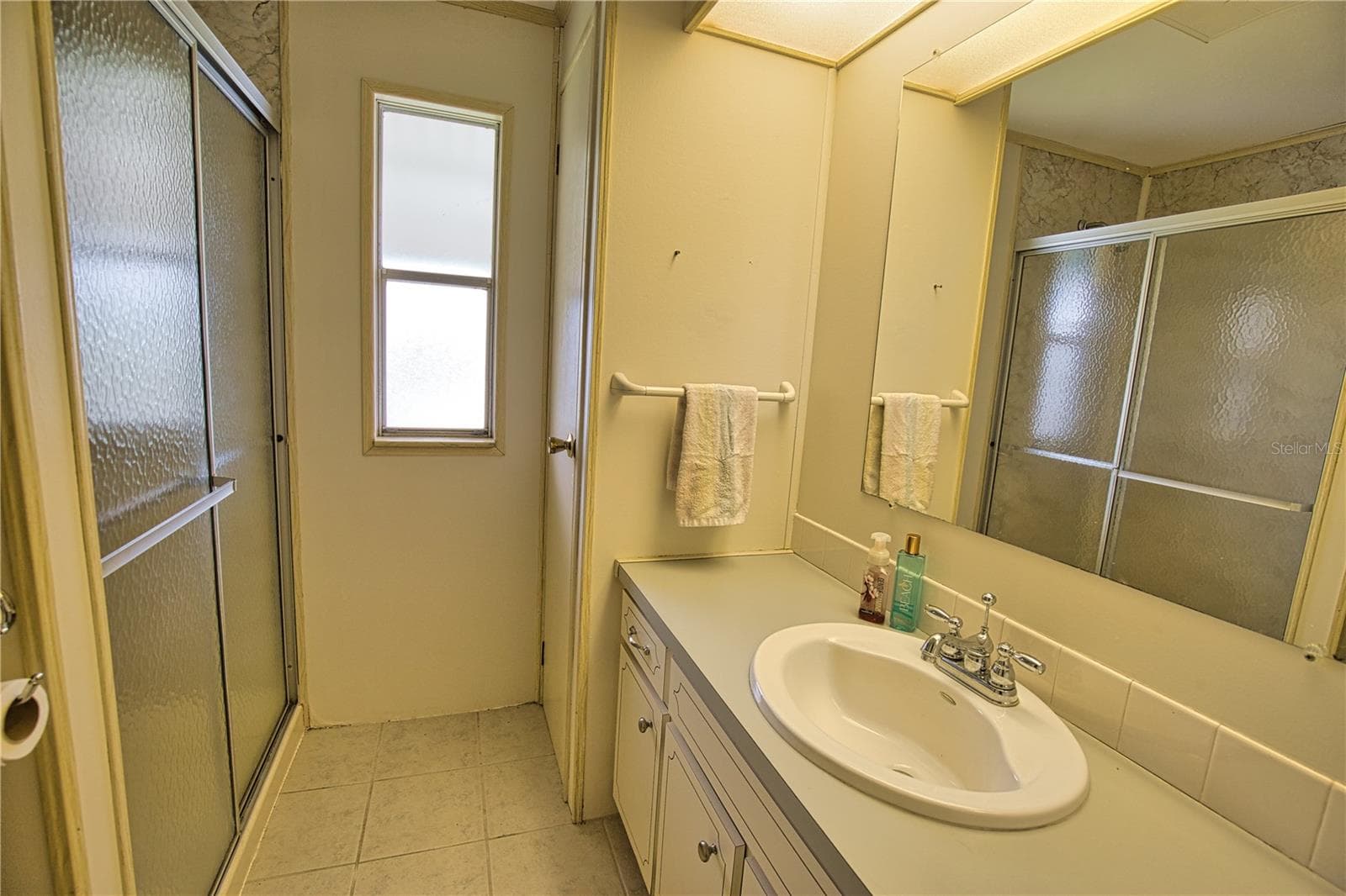 Manufactured Home at 236 N FIJI CIR, ENGLEWOOD, photo 29 of 45