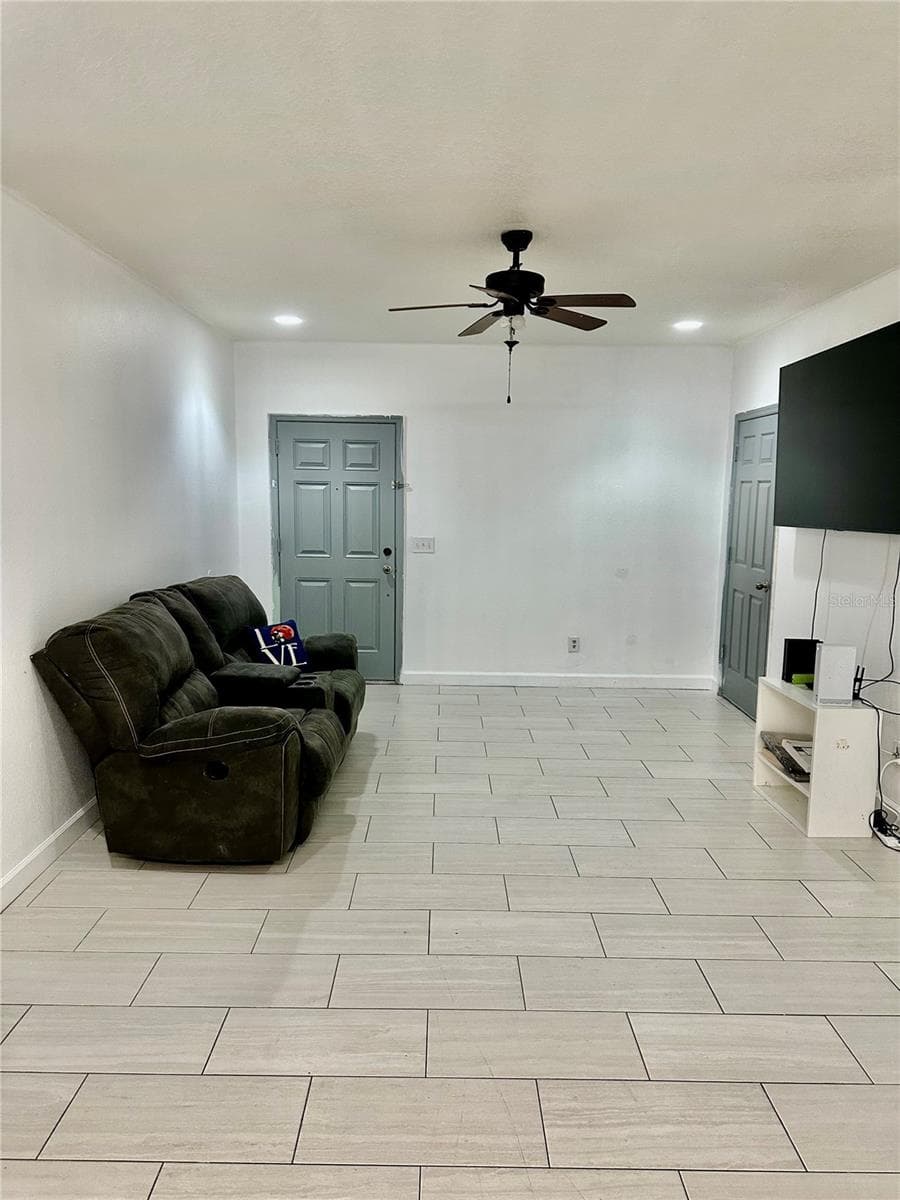 Looking at front door - 2325 28TH AVE E, PALMETTO