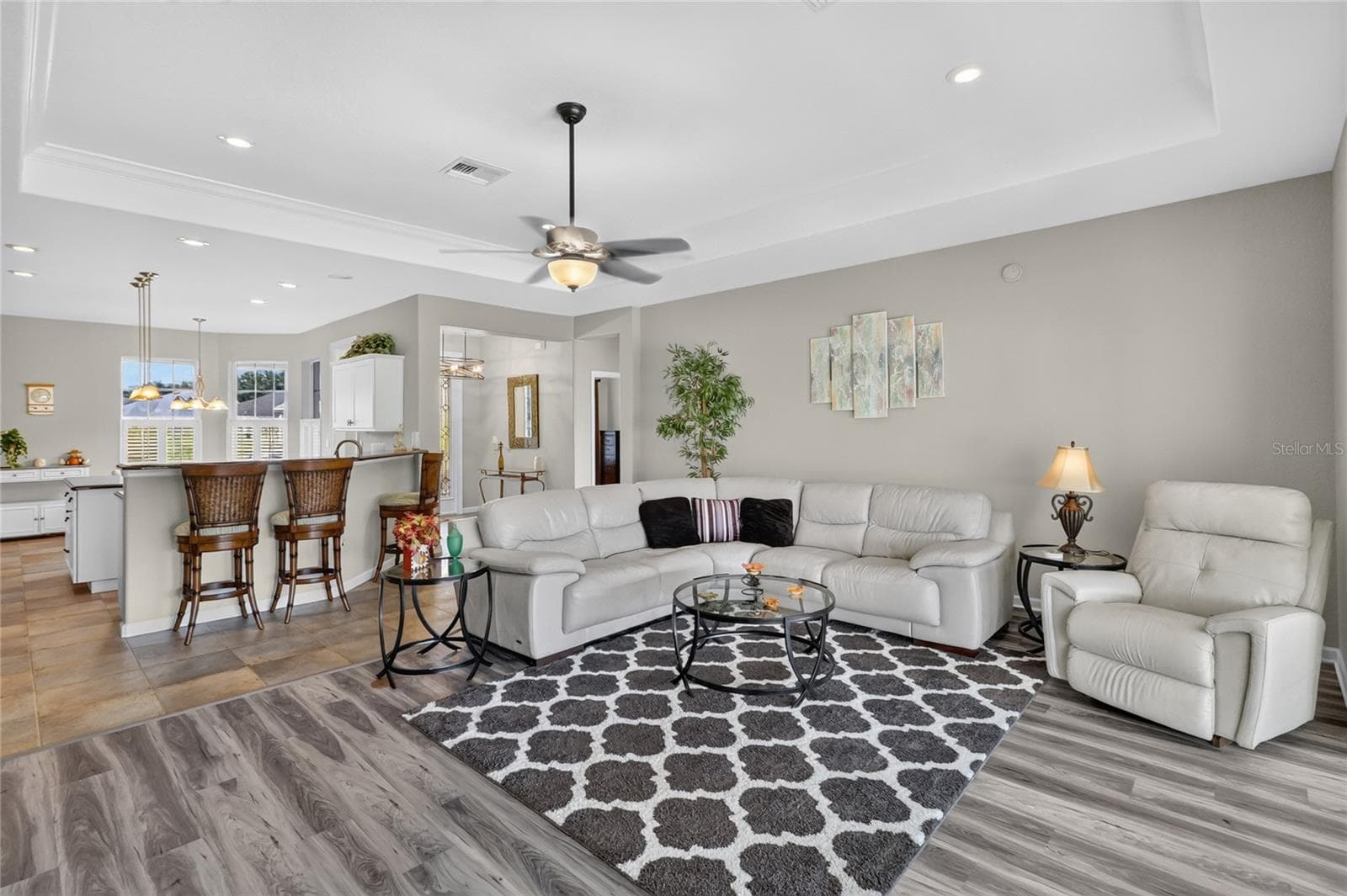 Living Room w/view of Breakfast Bar - 4286 NORTH COURSE LN, AVON PARK