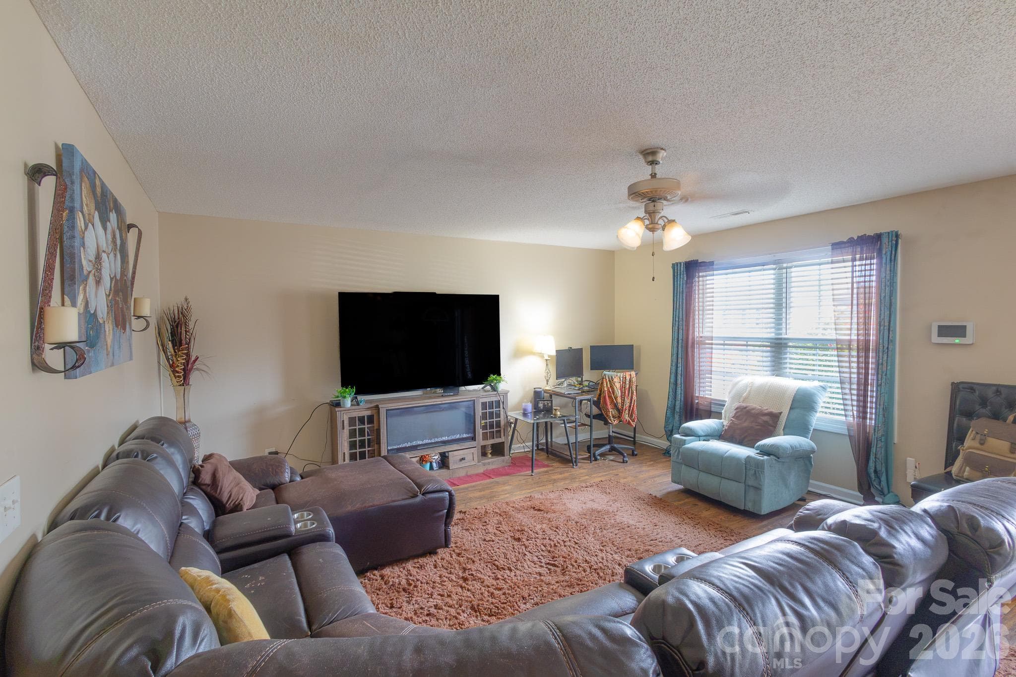 Single Family Residence at 214 Andrew Drive, Manning, photo 6 of 26