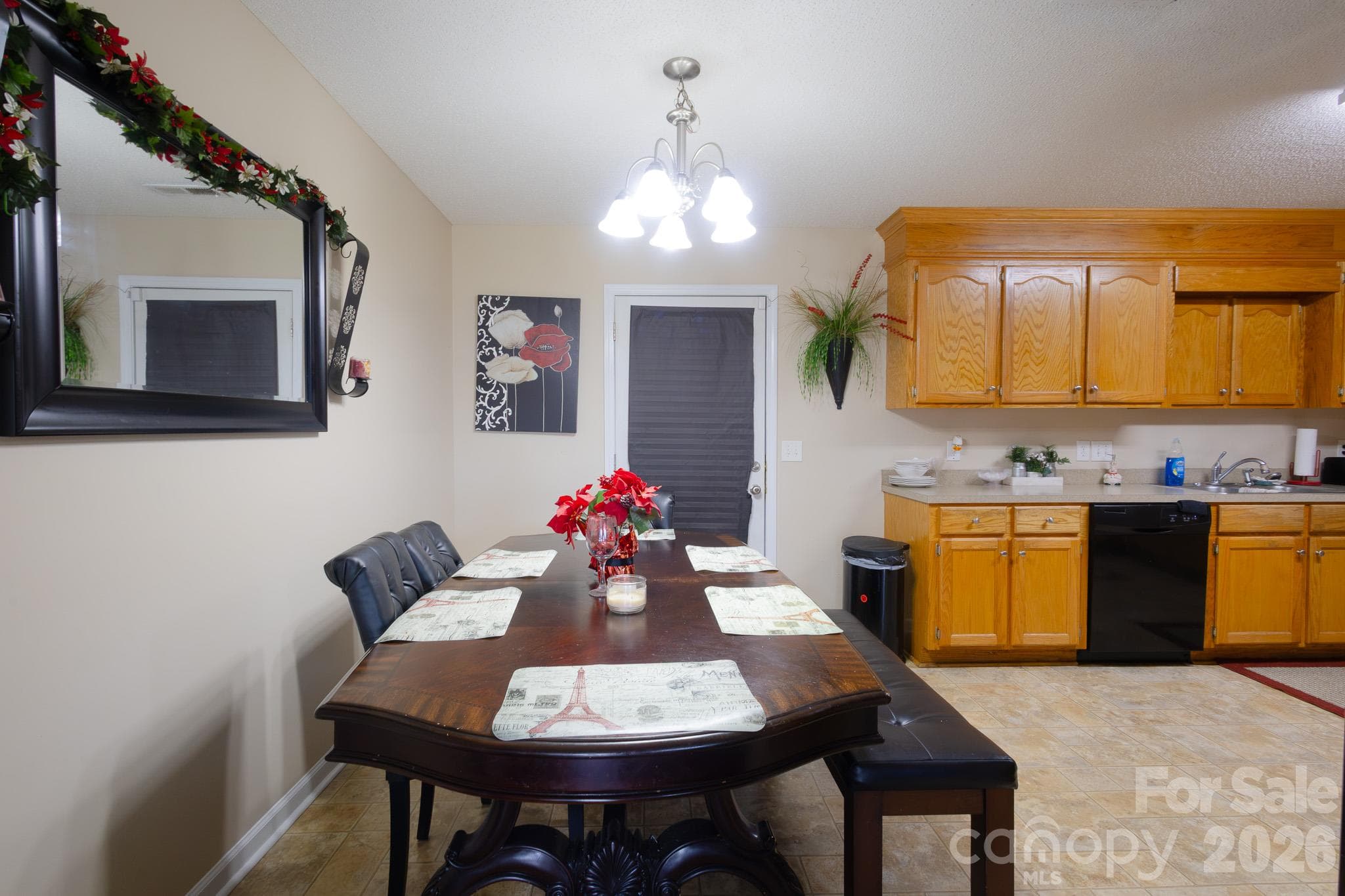 Single Family Residence at 214 Andrew Drive, Manning, photo 10 of 26