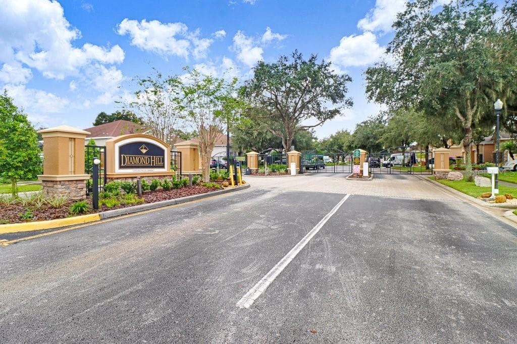 Gated Community Diamond Hill - 1161 EMERALD HILL WAY, VALRICO