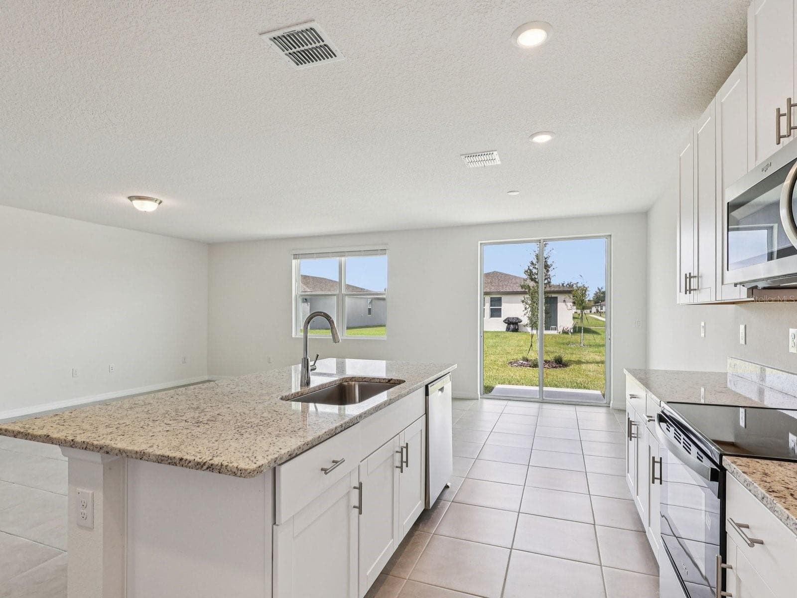 Single Family Residence at 31374 MALBEC DR, BROOKSVILLE, photo 5 of 22