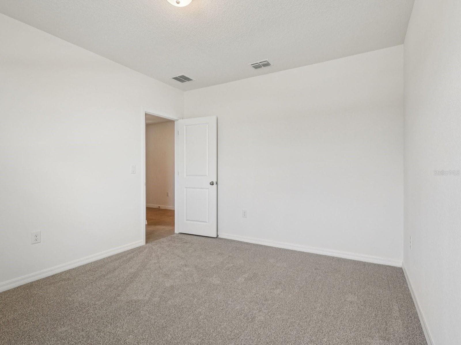 Single Family Residence at 31374 MALBEC DR, BROOKSVILLE, photo 15 of 22