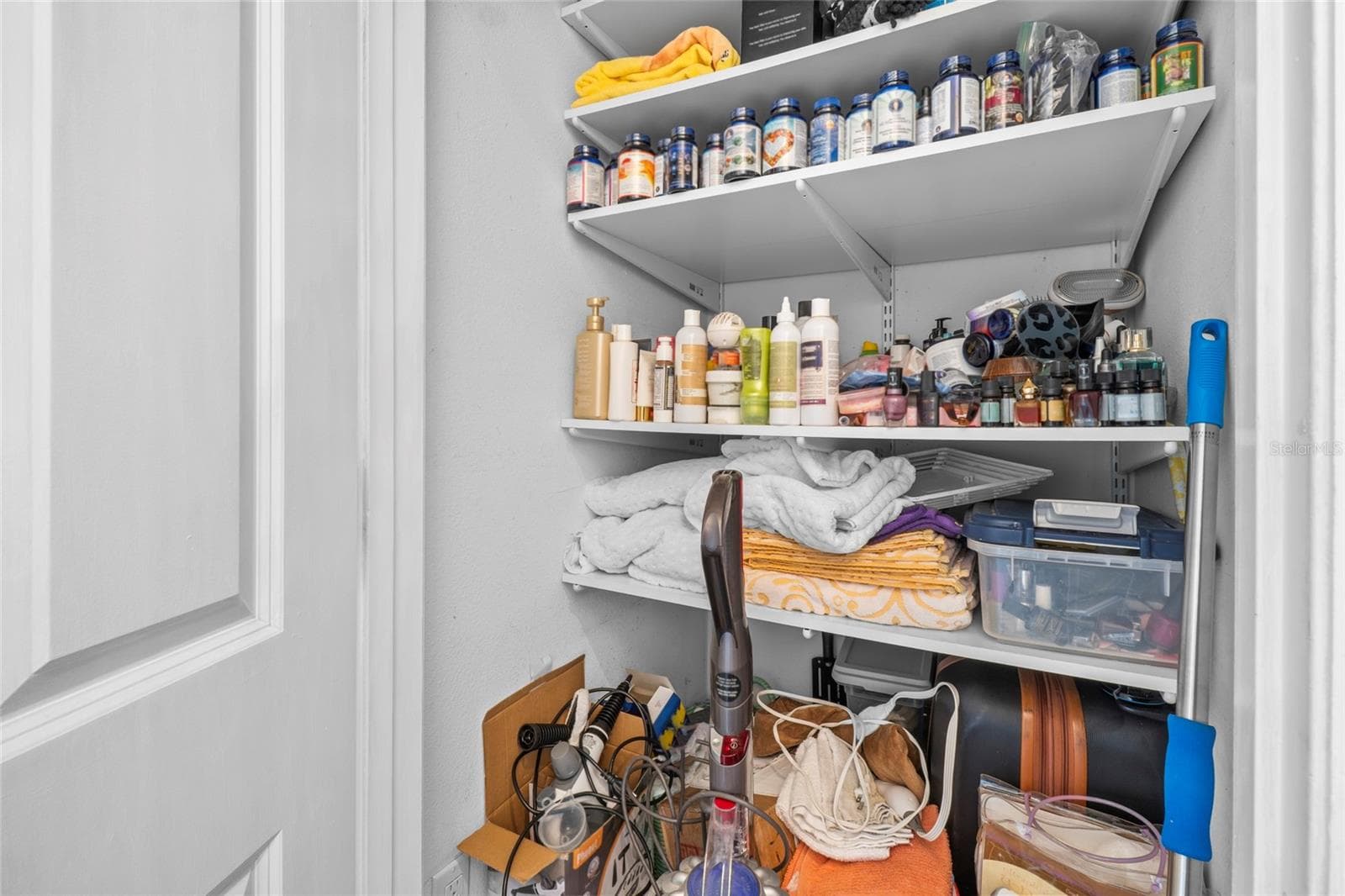 Hall Storage Closet - 1320 BELGRADE AVE, ORLANDO
