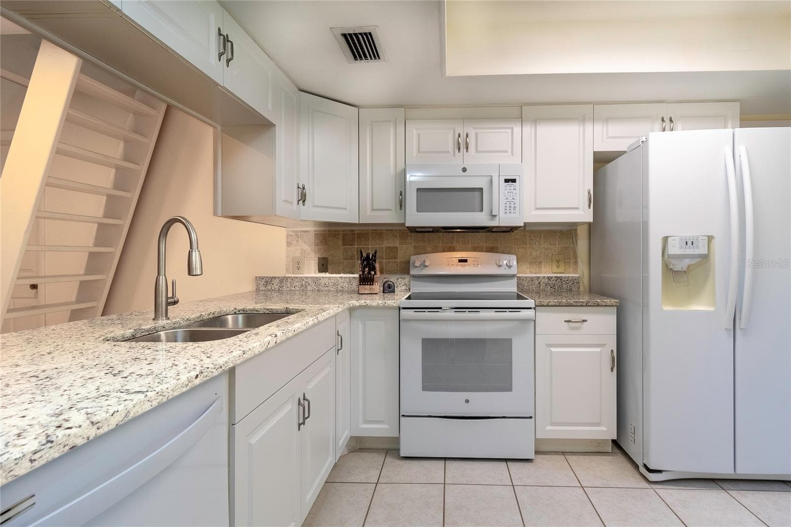 Condominium at 32 FAIRWAY DR #32, DEBARY, photo 9 of 37