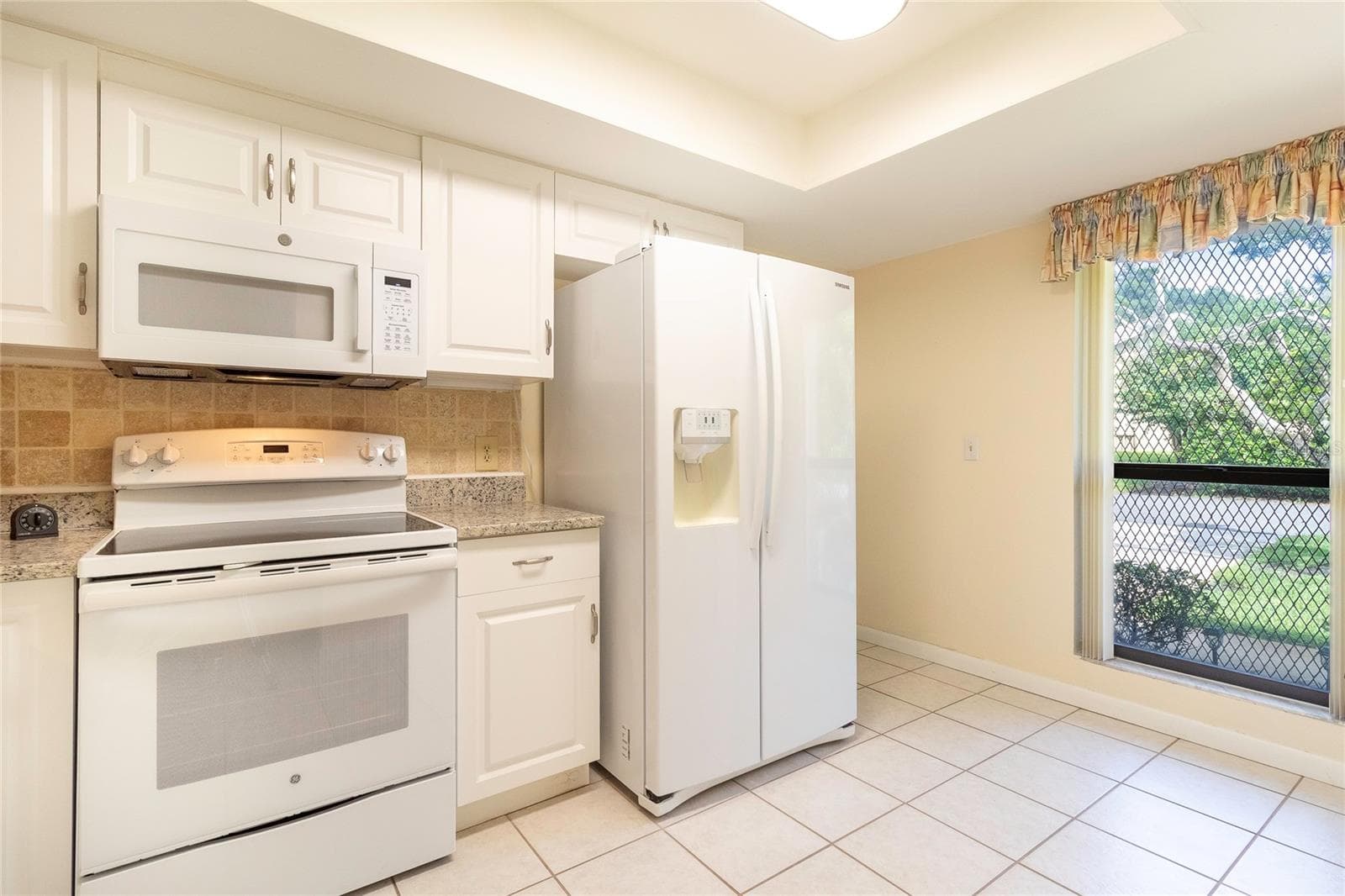 Condominium at 32 FAIRWAY DR #32, DEBARY, photo 10 of 37
