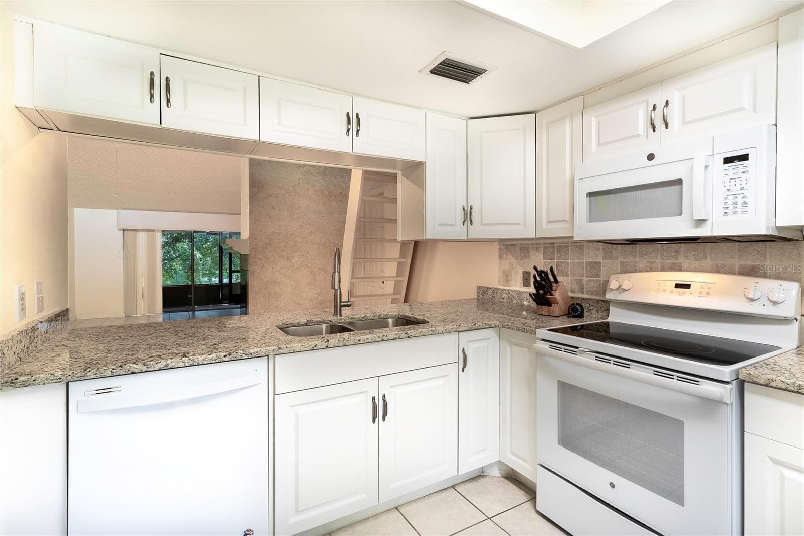 Condominium at 32 FAIRWAY DR #32, DEBARY, photo 14 of 37