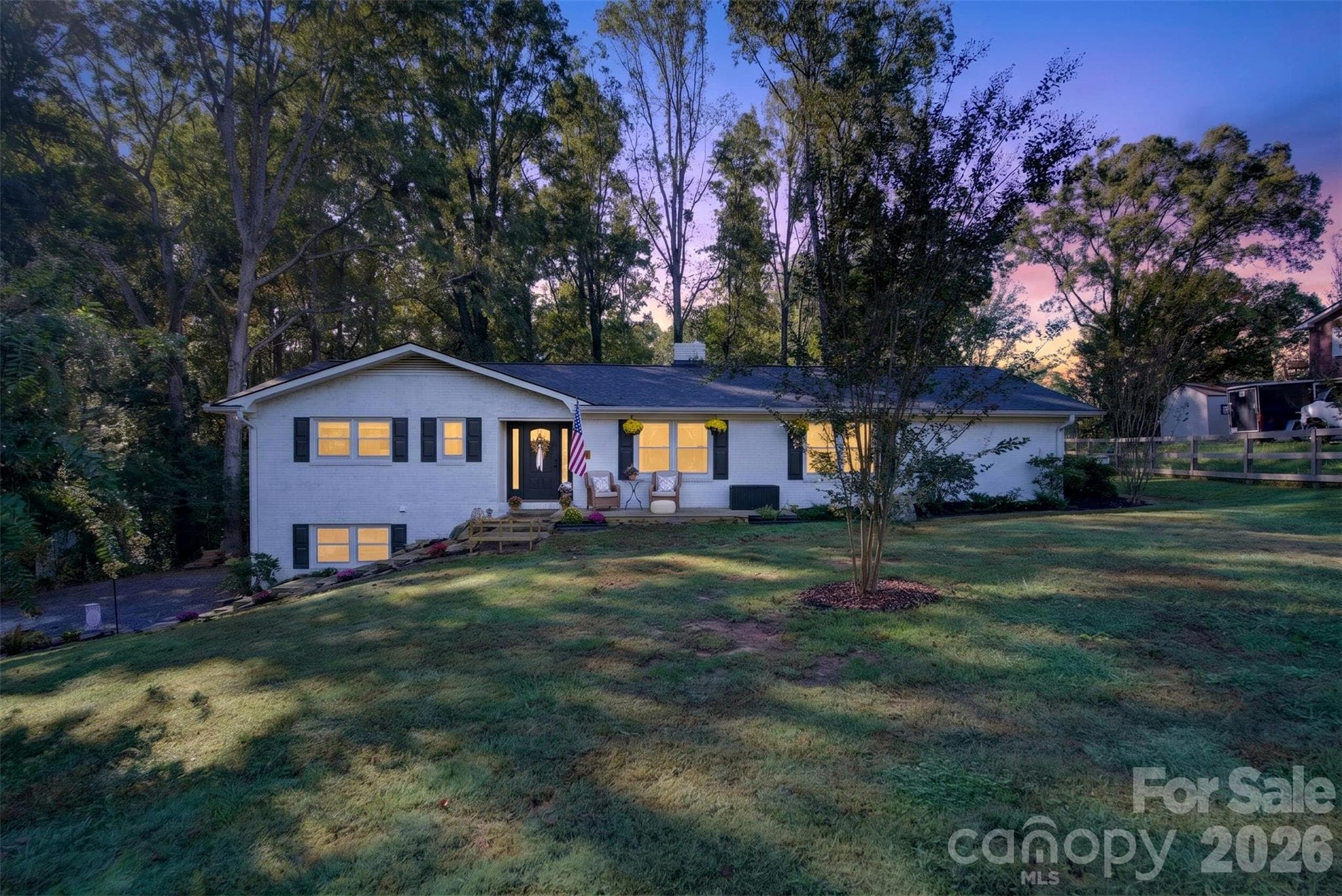 Single Family Residence at 200 Whispering Hills Drive, Hendersonville, photo 4 of 45