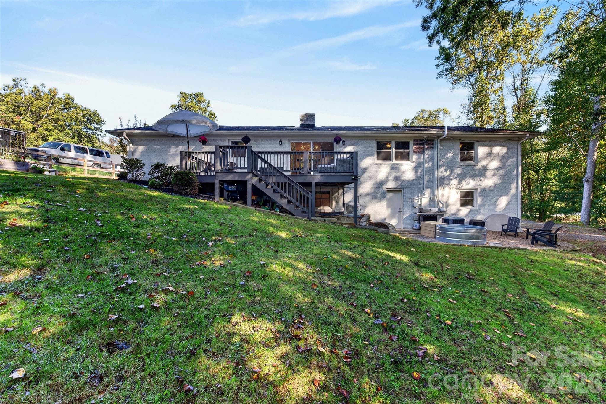 Single Family Residence at 200 Whispering Hills Drive, Hendersonville, photo 5 of 45