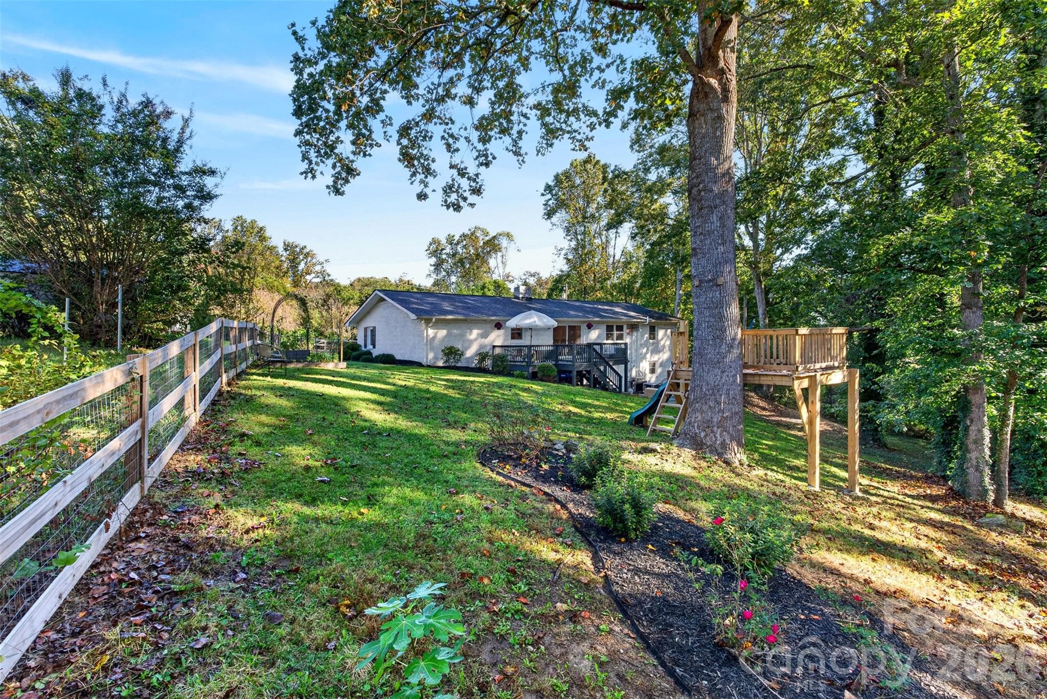 Single Family Residence at 200 Whispering Hills Drive, Hendersonville, photo 7 of 45