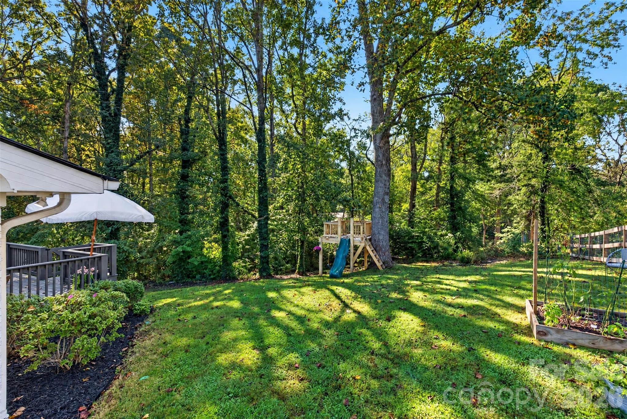 Single Family Residence at 200 Whispering Hills Drive, Hendersonville, photo 10 of 45