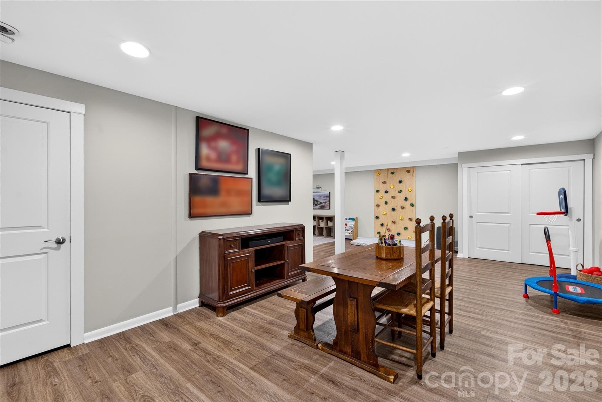 Single Family Residence at 200 Whispering Hills Drive, Hendersonville, photo 38 of 45