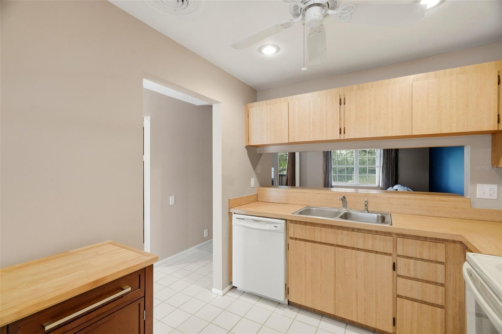 Condominium at 5265 E BAY DR #723, CLEARWATER, photo 7 of 19