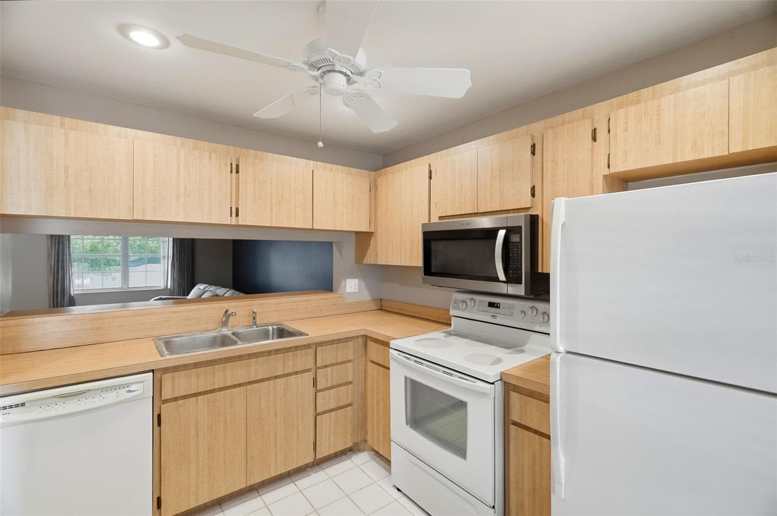 Condominium at 5265 E BAY DR #723, CLEARWATER, photo 8 of 19