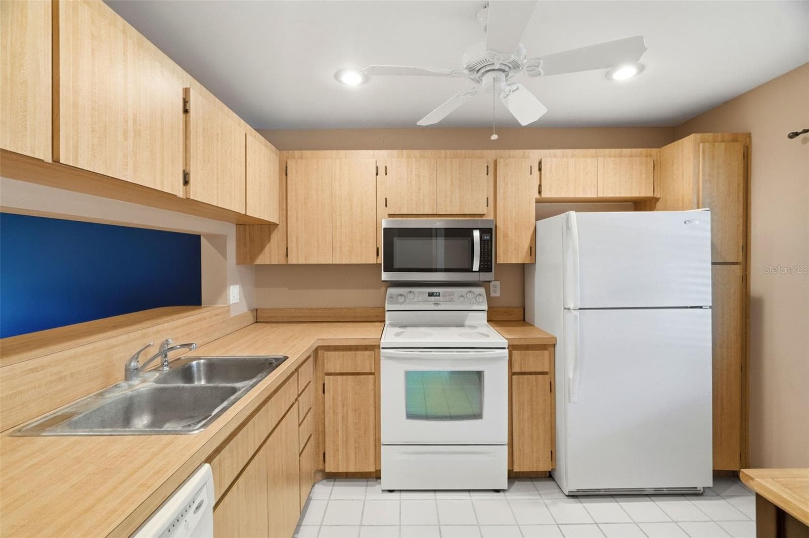 Condominium at 5265 E BAY DR #723, CLEARWATER, photo 9 of 19