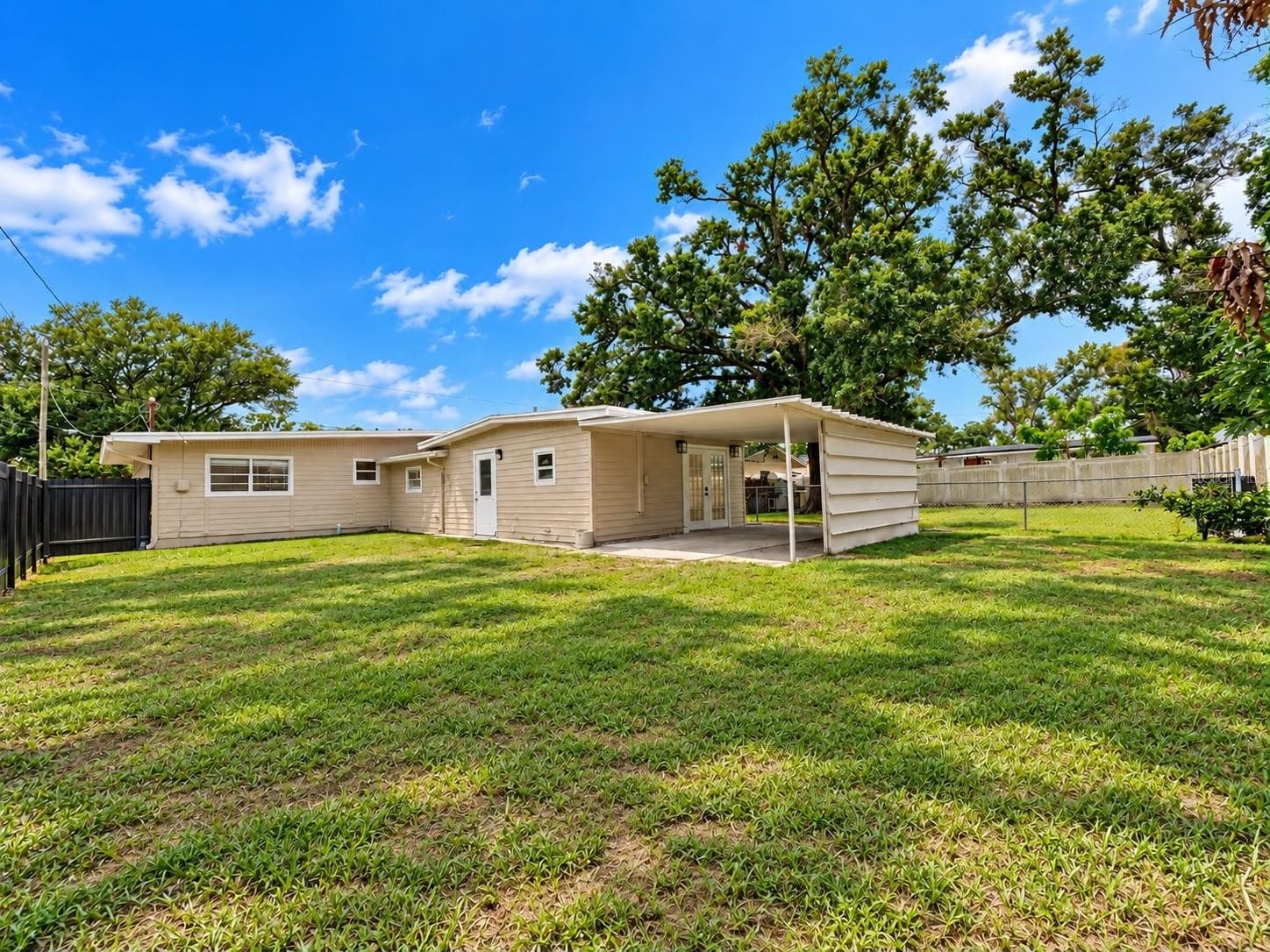 Single Family Residence at 6801 N CLEARVIEW AVE, TAMPA, photo 4 of 27