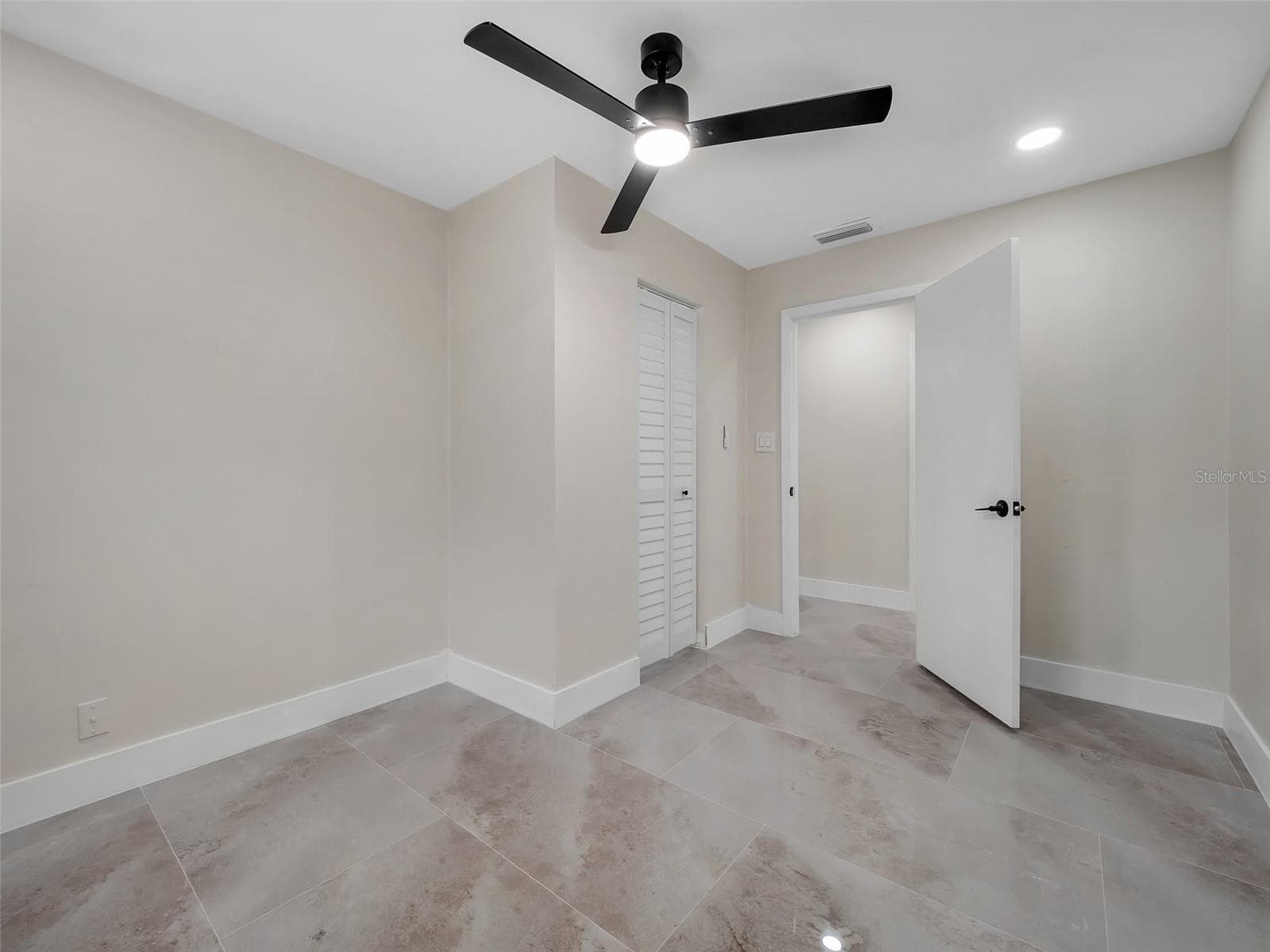 Single Family Residence at 6801 N CLEARVIEW AVE, TAMPA, photo 13 of 27