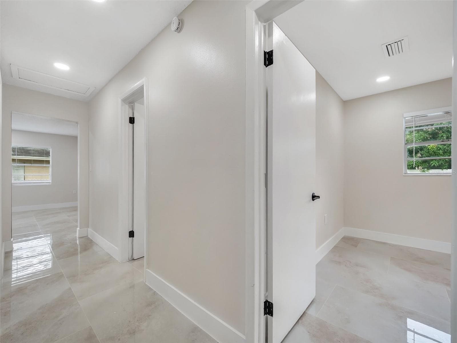 Single Family Residence at 6801 N CLEARVIEW AVE, TAMPA, photo 14 of 27