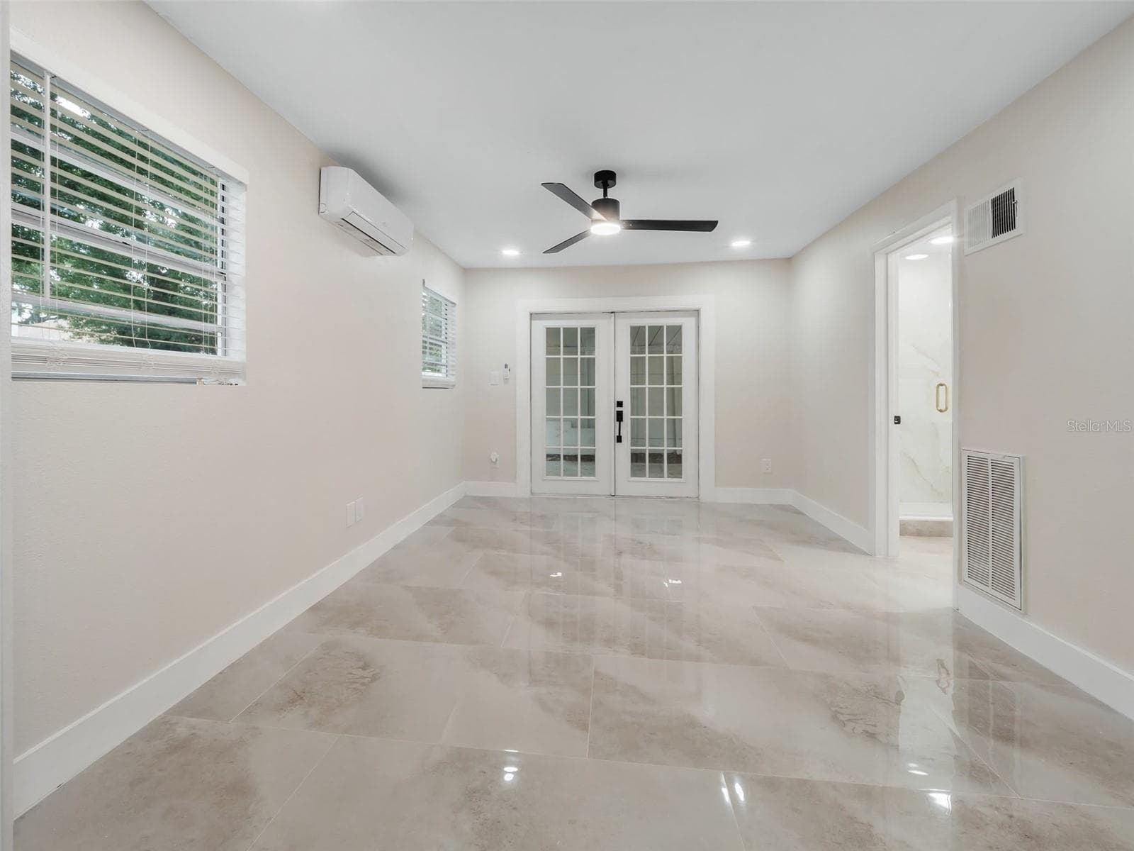 Single Family Residence at 6801 N CLEARVIEW AVE, TAMPA, photo 18 of 27