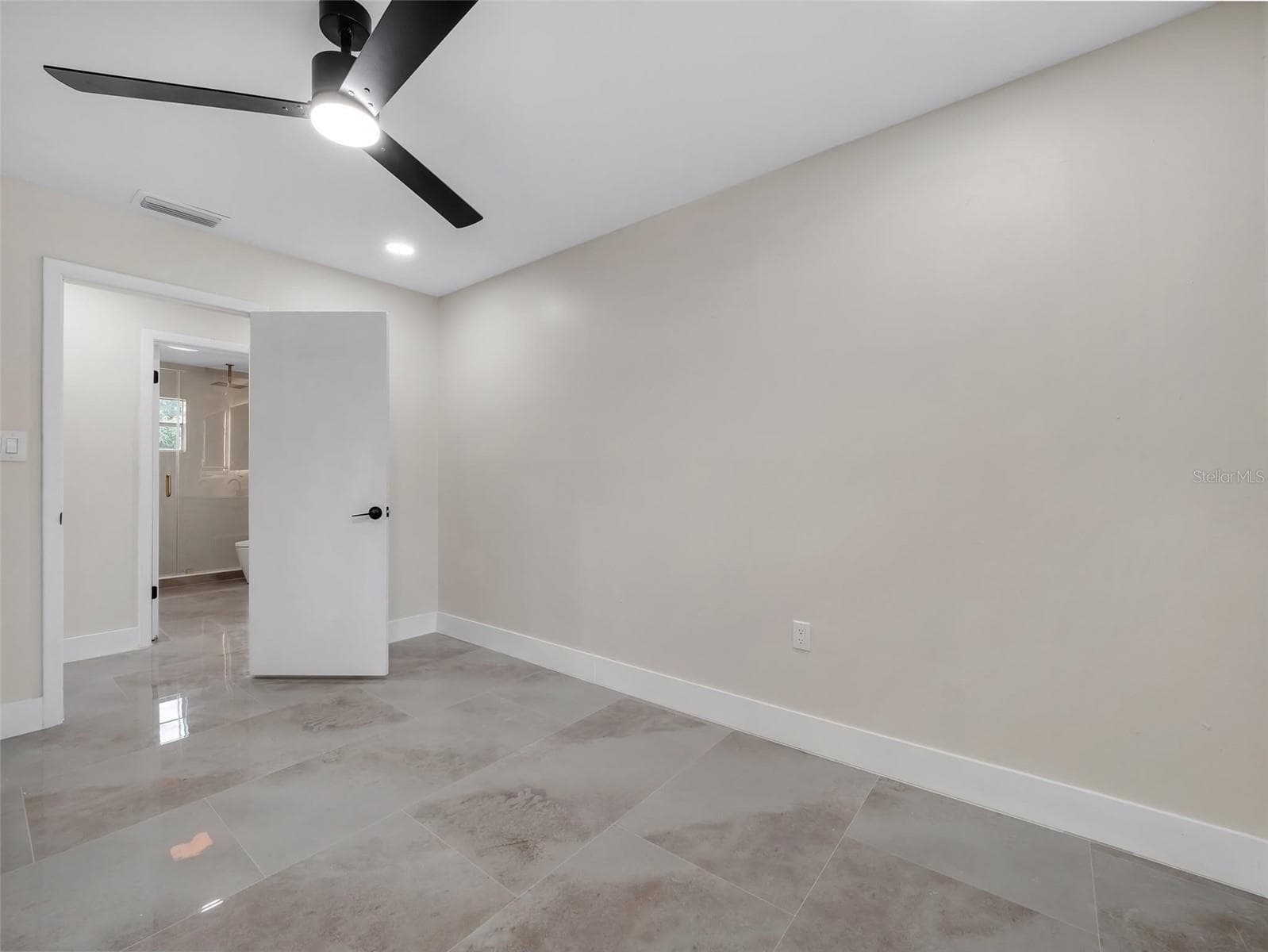 Single Family Residence at 6801 N CLEARVIEW AVE, TAMPA, photo 19 of 27