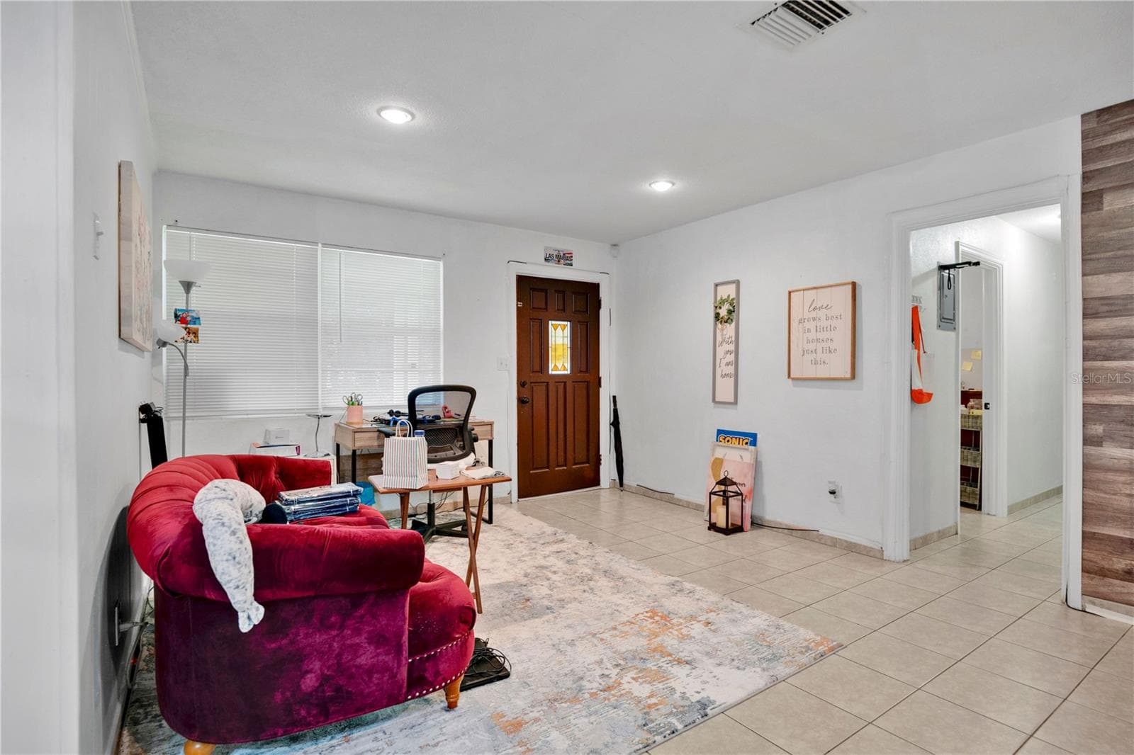 Single Family Residence at 1802 EGAN DR, ORLANDO, photo 5 of 35
