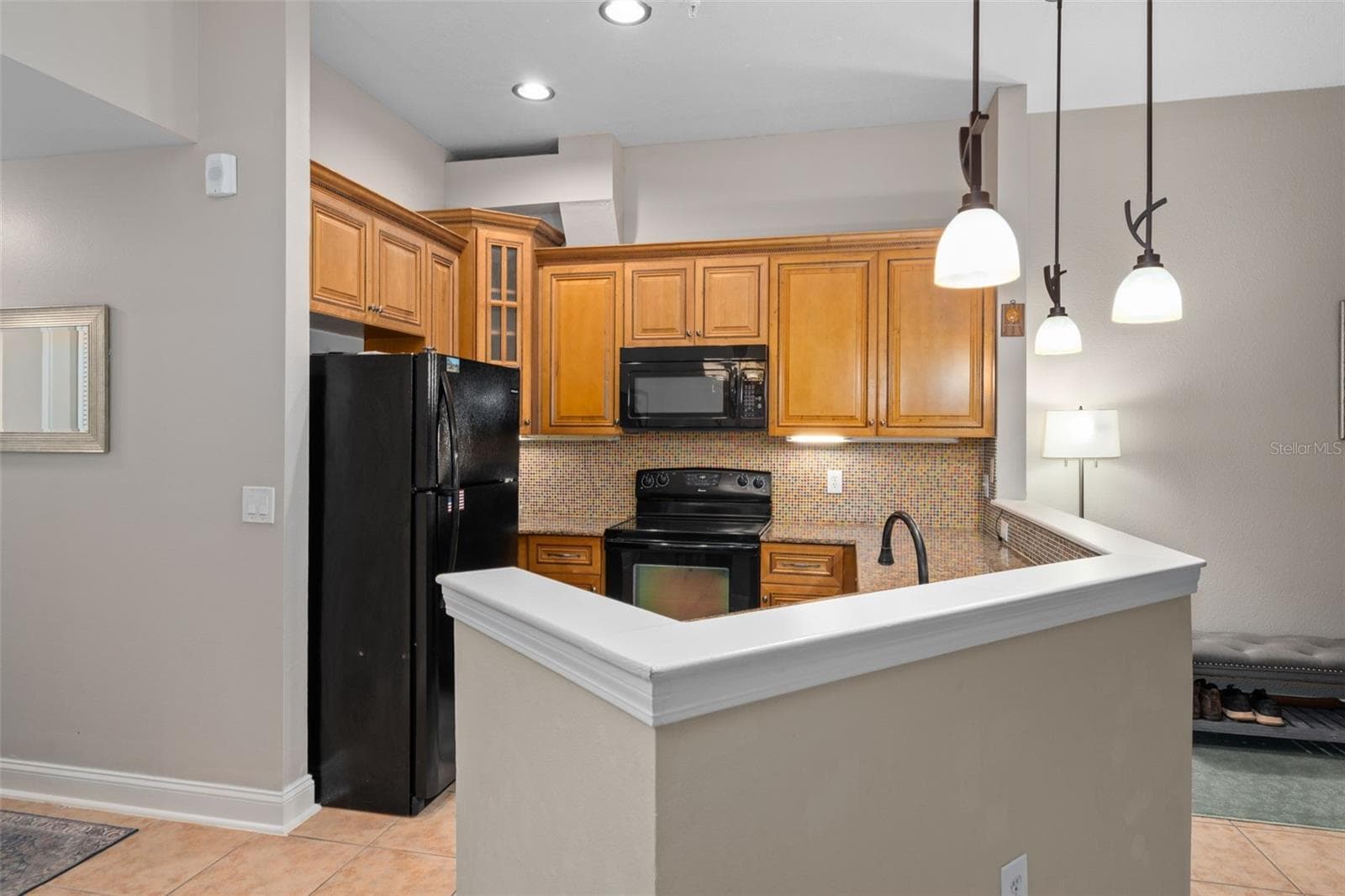 Kitchen - 701 MIRROR LAKE DR N #120, ST PETERSBURG