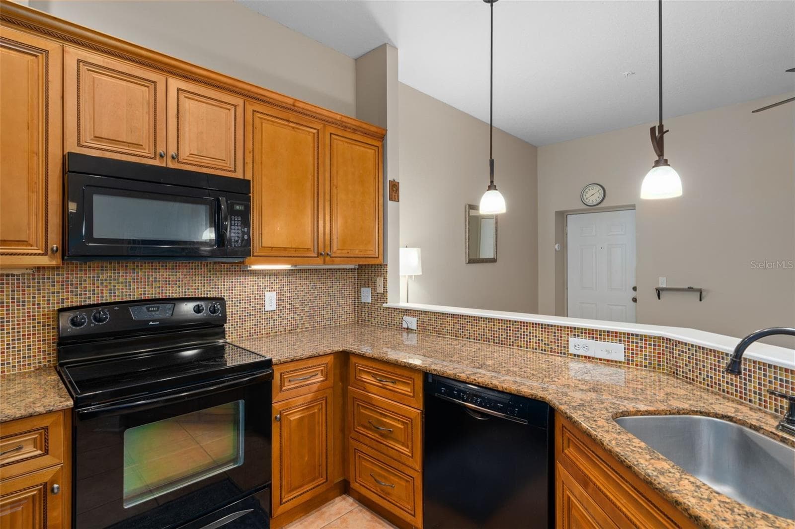 Kitchen - 701 MIRROR LAKE DR N #120, ST PETERSBURG