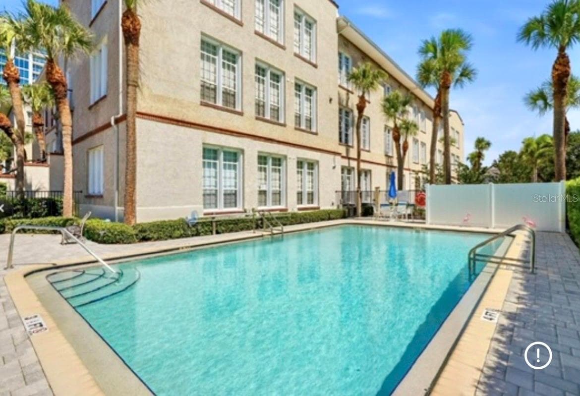 Heated Pool - 701 MIRROR LAKE DR N #120, ST PETERSBURG