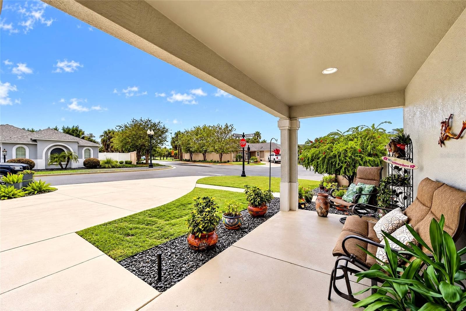 Villa at 639 BERMUDEZ CT, THE VILLAGES, photo 8 of 47