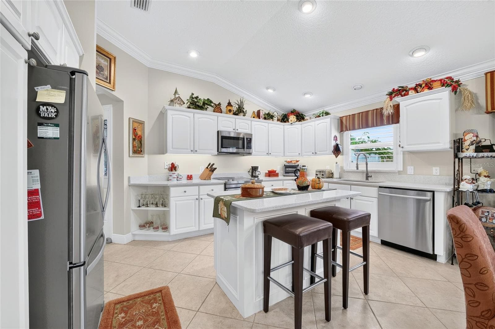 Villa at 639 BERMUDEZ CT, THE VILLAGES, photo 13 of 47