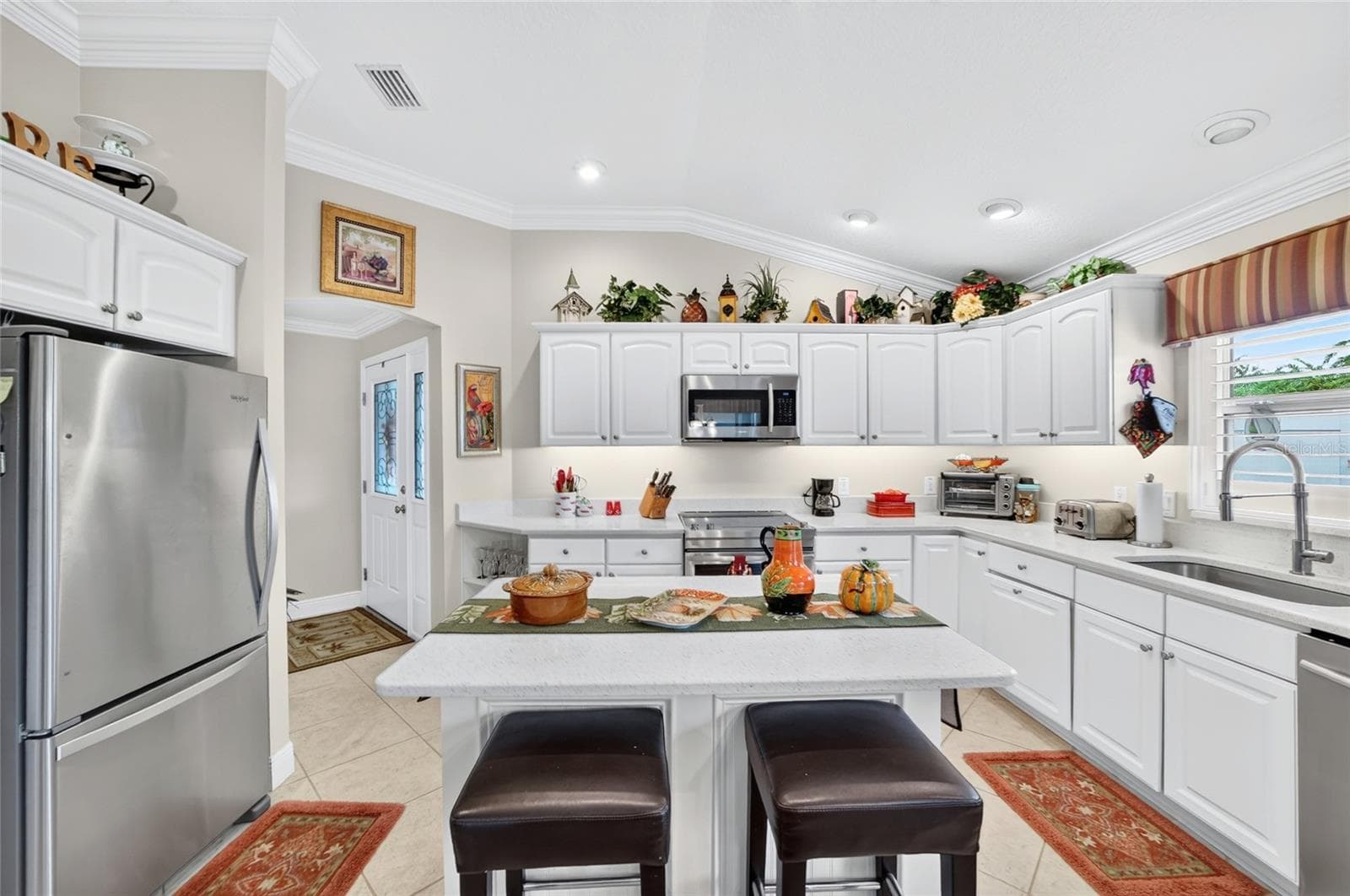 Villa at 639 BERMUDEZ CT, THE VILLAGES, photo 14 of 47