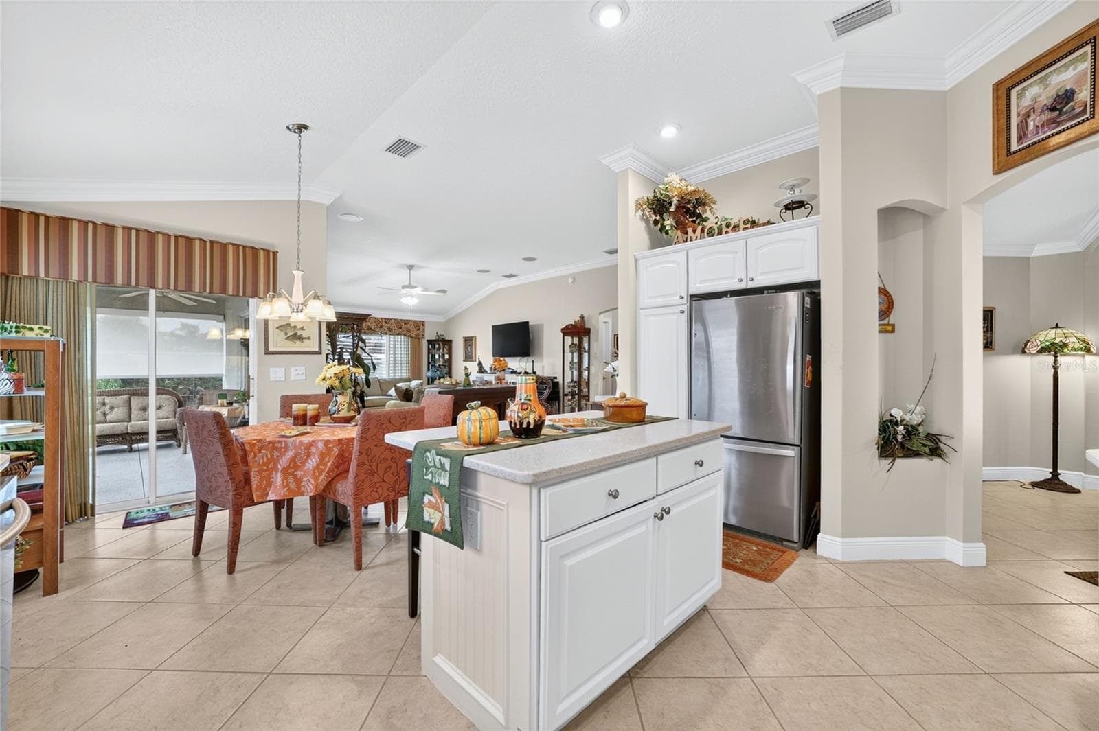 Villa at 639 BERMUDEZ CT, THE VILLAGES, photo 16 of 47