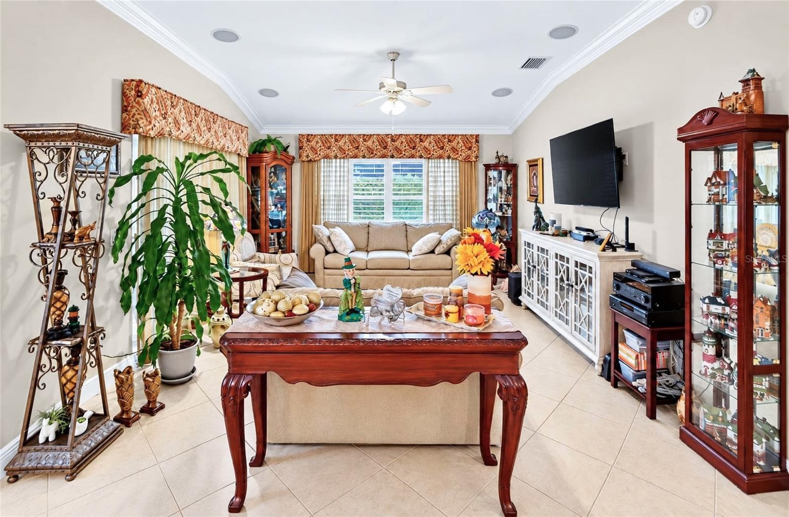 Villa at 639 BERMUDEZ CT, THE VILLAGES, photo 24 of 47