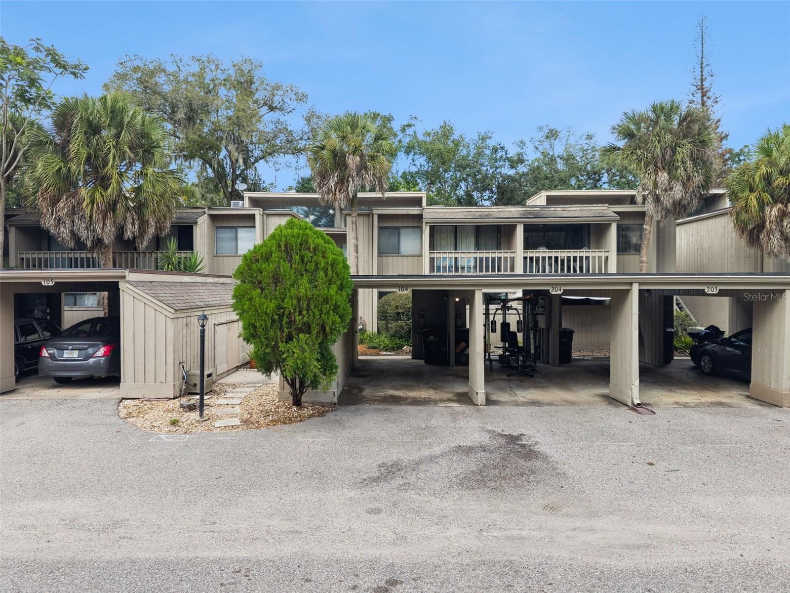 104 CROWN OAKS WAY #104