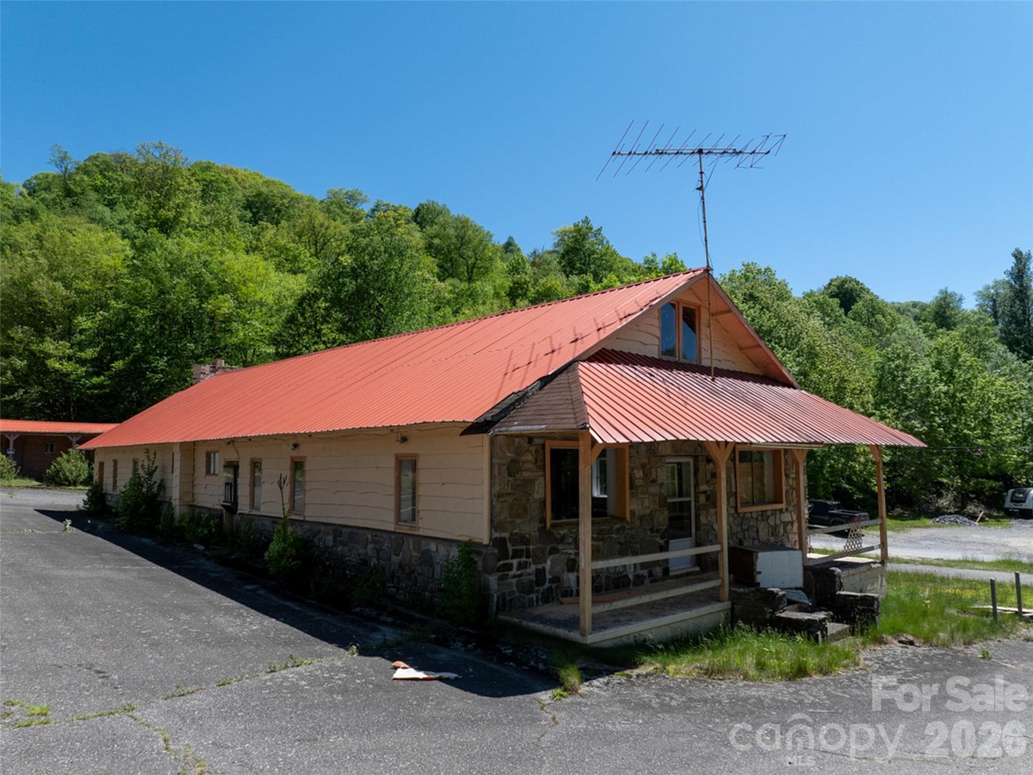 Hotel/Motel at Hotel/Motel, Maggie Valley, photo 22 of 28