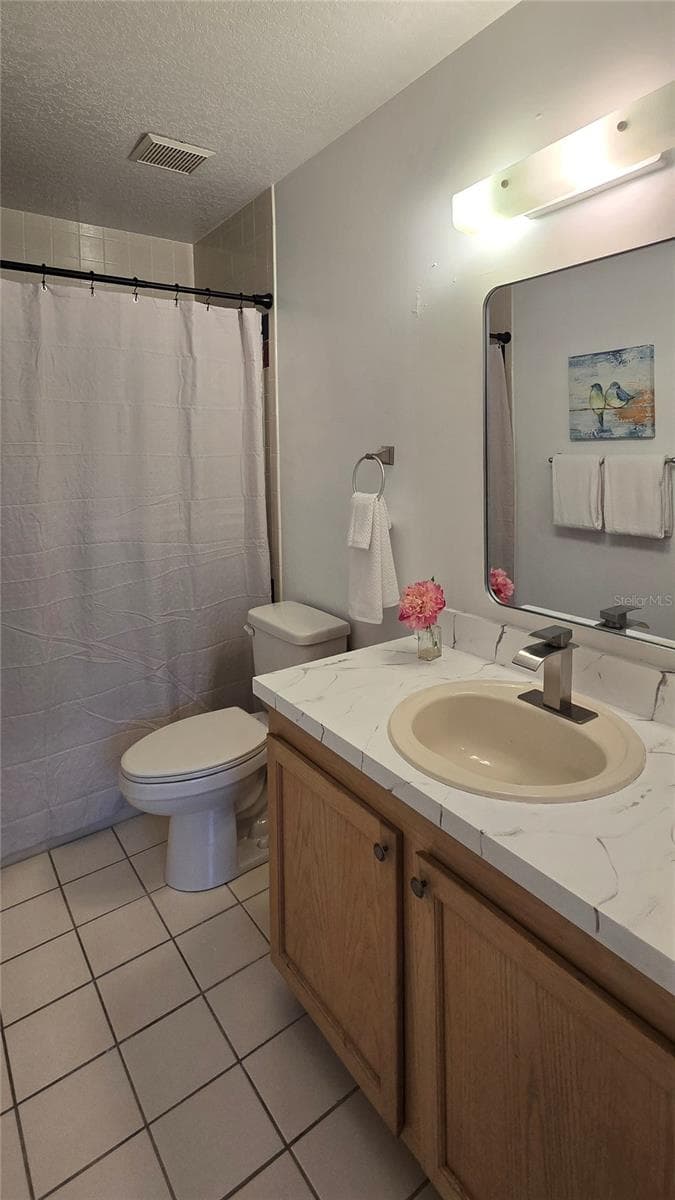 Ensuite Bath for the Upper Level Guest Suite - 19201 VISTA LN #D2, INDIAN SHORES
